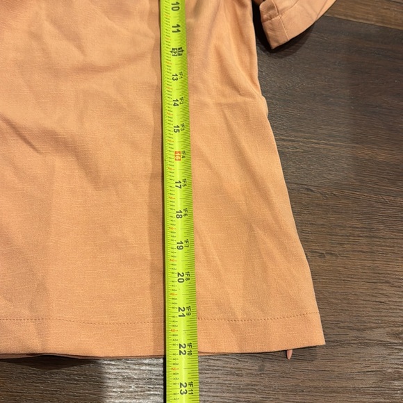 Milk & Honey Blouse with back Bow and pleated Sleeves. - Picture 8 of 8